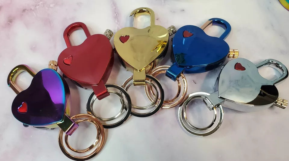 🔥Portable Match Lighter Love Keychain Lighter Portable Waterproof Flint fire Starter Match Reusable Match Lighter🔥